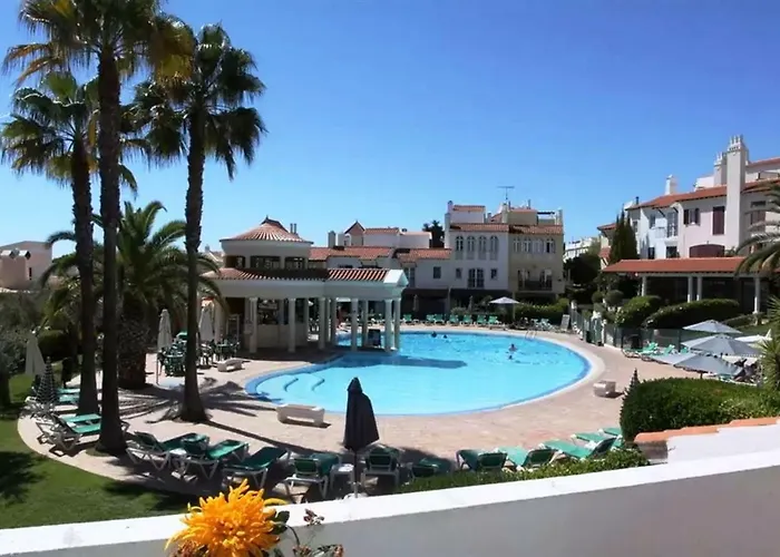 T4 Grand Townhouse Old Village