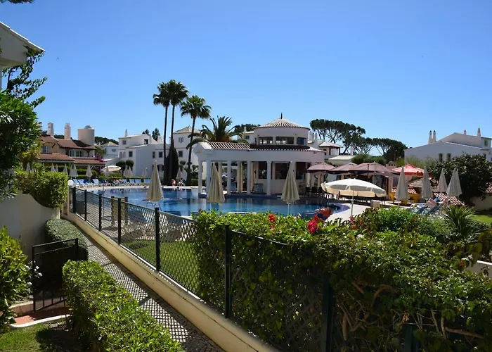 T4 Grand Townhouse Old Village